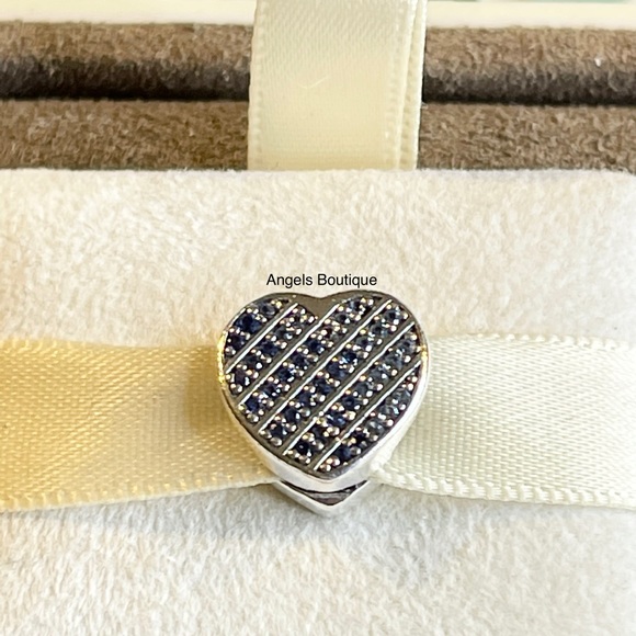 Pandora Reflexions Blue Pave Heart Clip - Picture 1 of 4